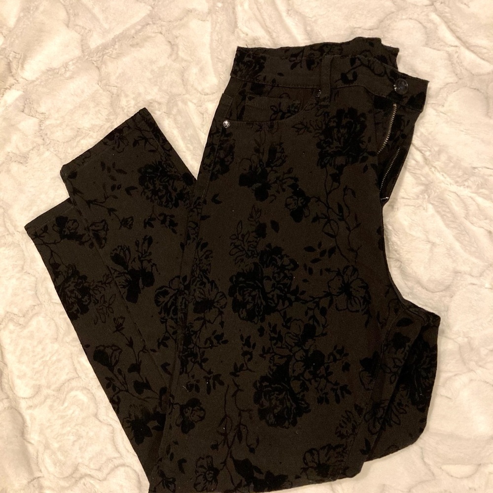 Pants - Picture 3 of 4
